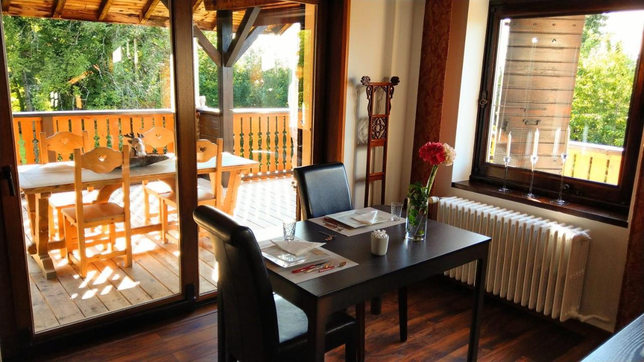Domaine De L'Olifant Bed & Breakfast Champanges Eksteriør bilde