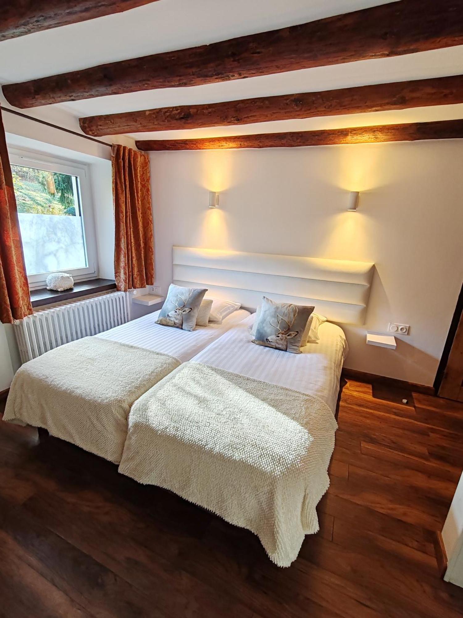 Domaine De L'Olifant Bed & Breakfast Champanges Eksteriør bilde