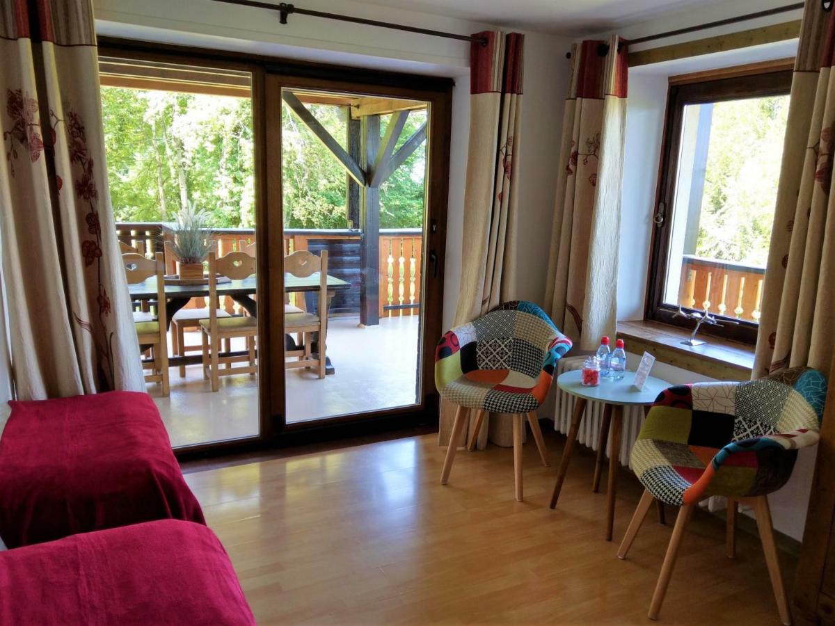 Domaine De L'Olifant Bed & Breakfast Champanges Eksteriør bilde